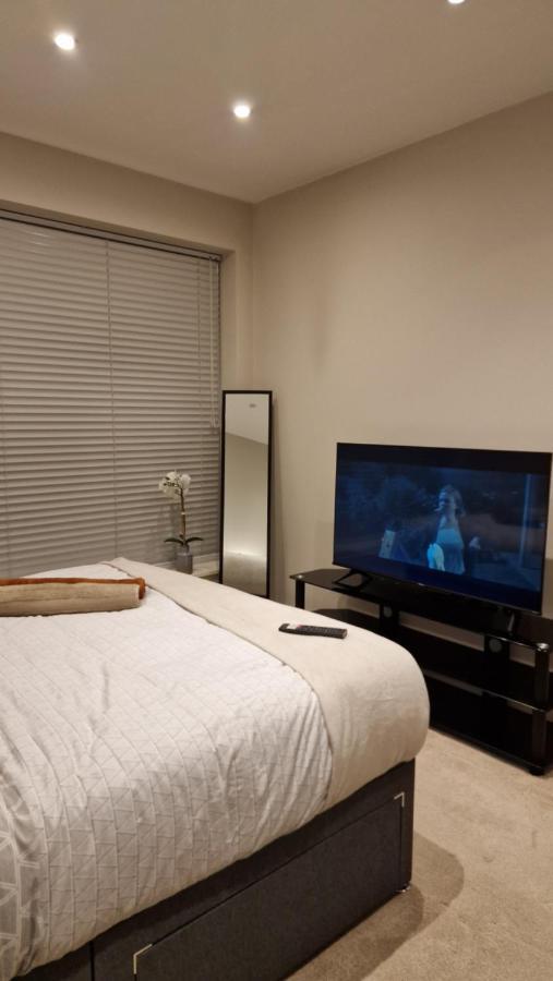 Apartment London Ealing